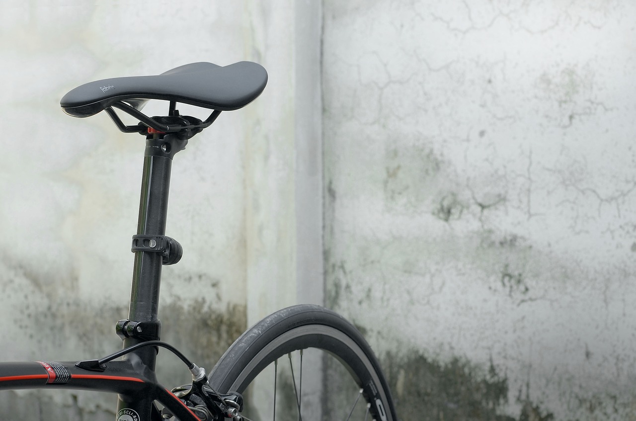 Sella sellino PNK ERGO CITY BIKE ergonomica foro buco bici bicicletta ciclismo 